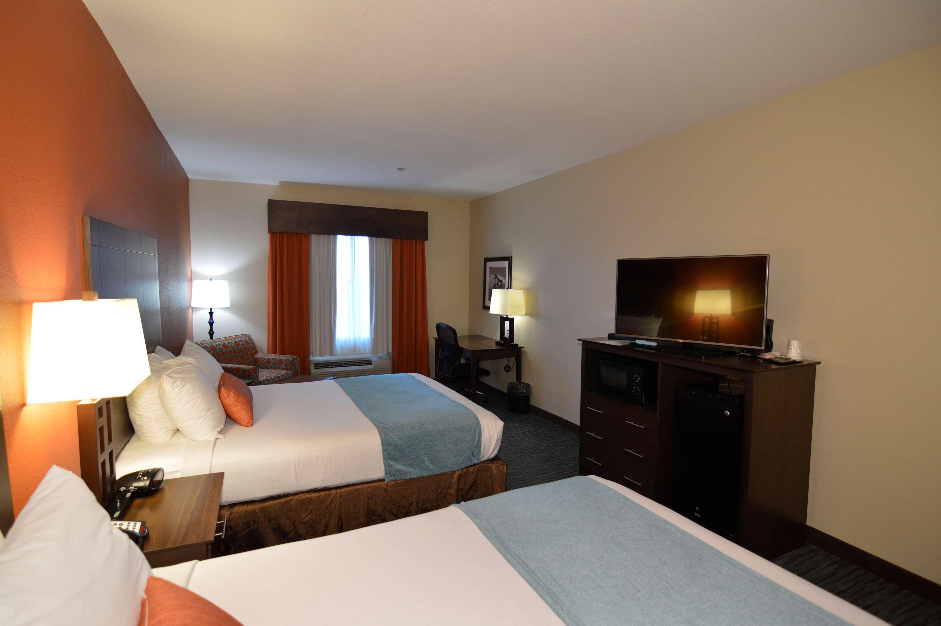 Best Western Plus Longhorn Inn & Suites Luling Екстер'єр фото