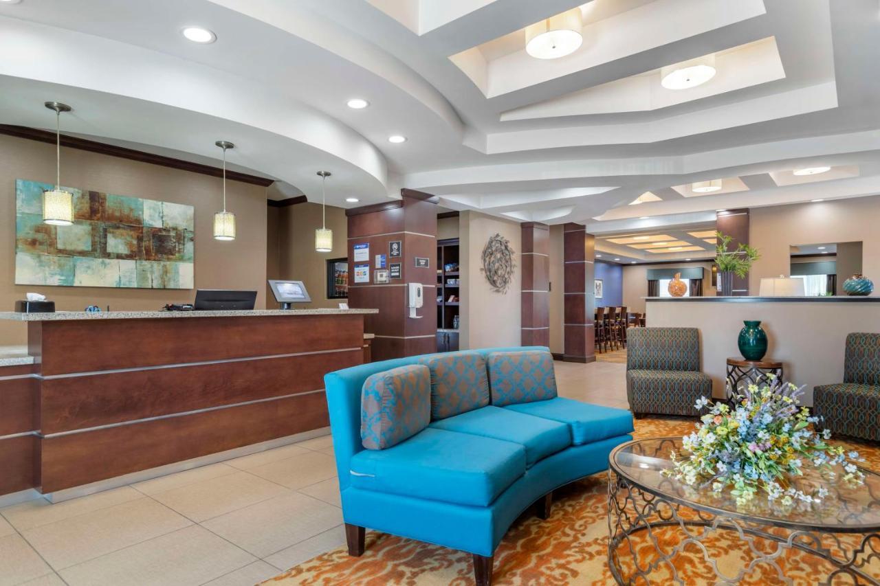 Best Western Plus Longhorn Inn & Suites Luling Екстер'єр фото