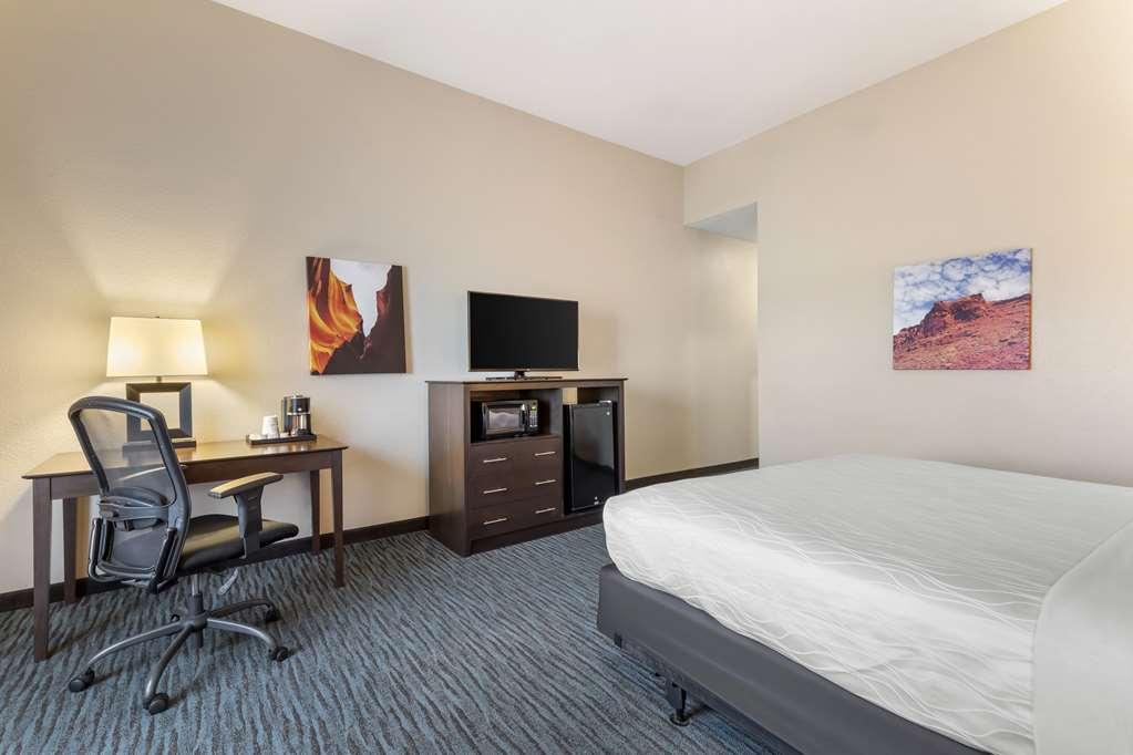 Best Western Plus Longhorn Inn & Suites Luling Номер фото