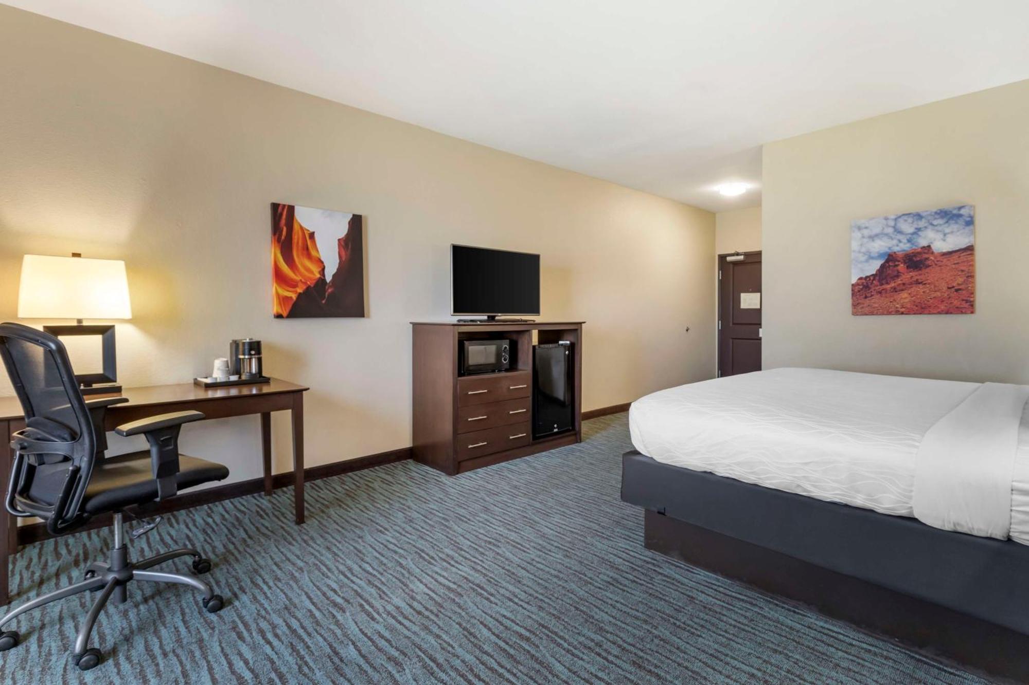 Best Western Plus Longhorn Inn & Suites Luling Екстер'єр фото