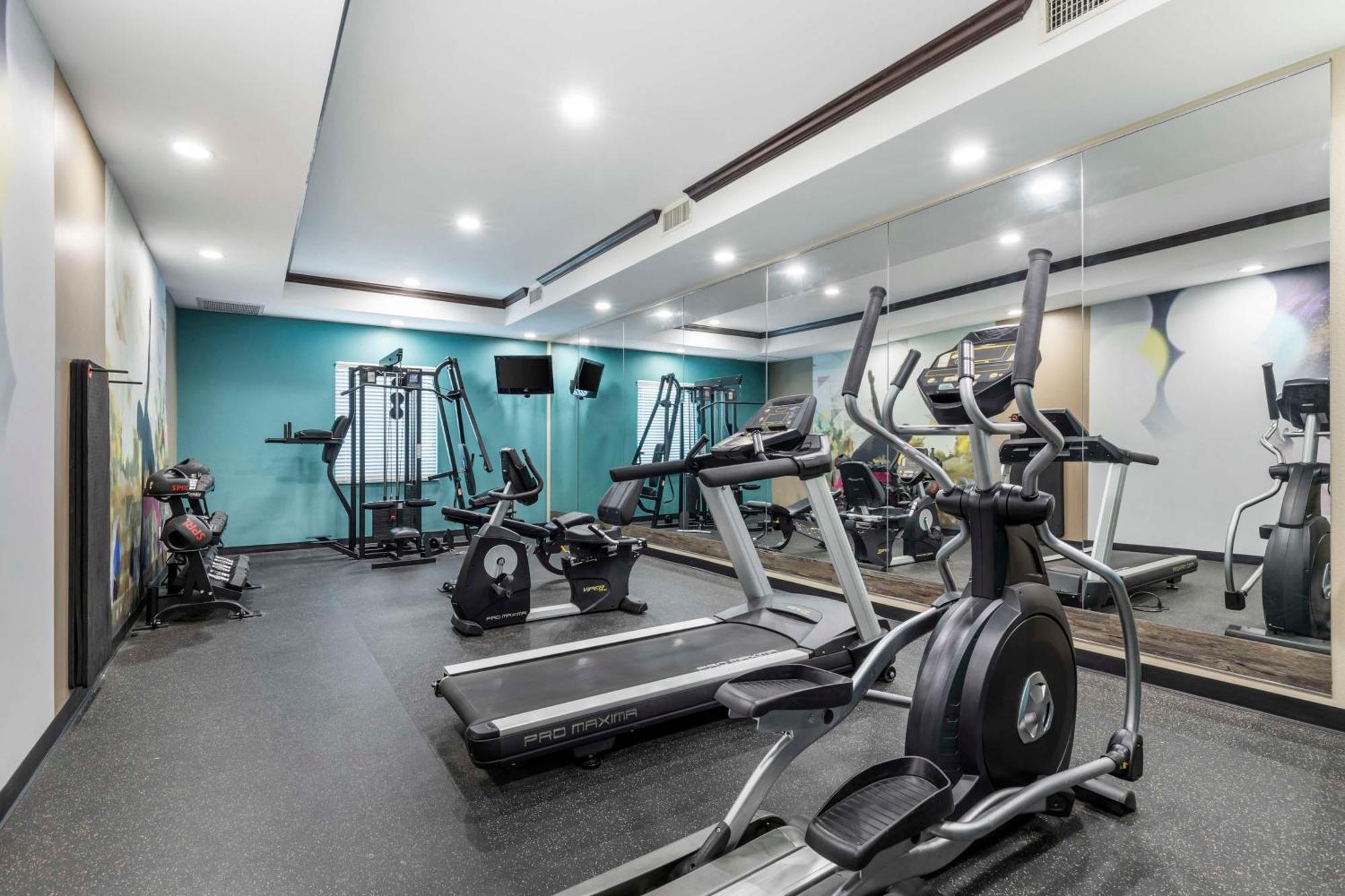 Best Western Plus Longhorn Inn & Suites Luling Екстер'єр фото