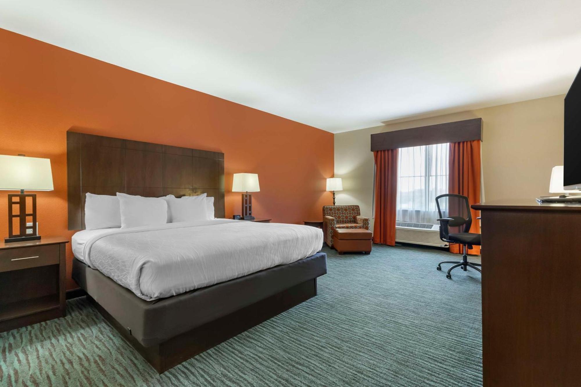 Best Western Plus Longhorn Inn & Suites Luling Екстер'єр фото