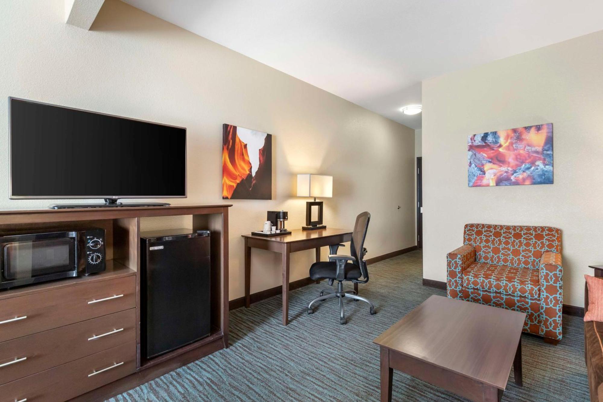 Best Western Plus Longhorn Inn & Suites Luling Екстер'єр фото