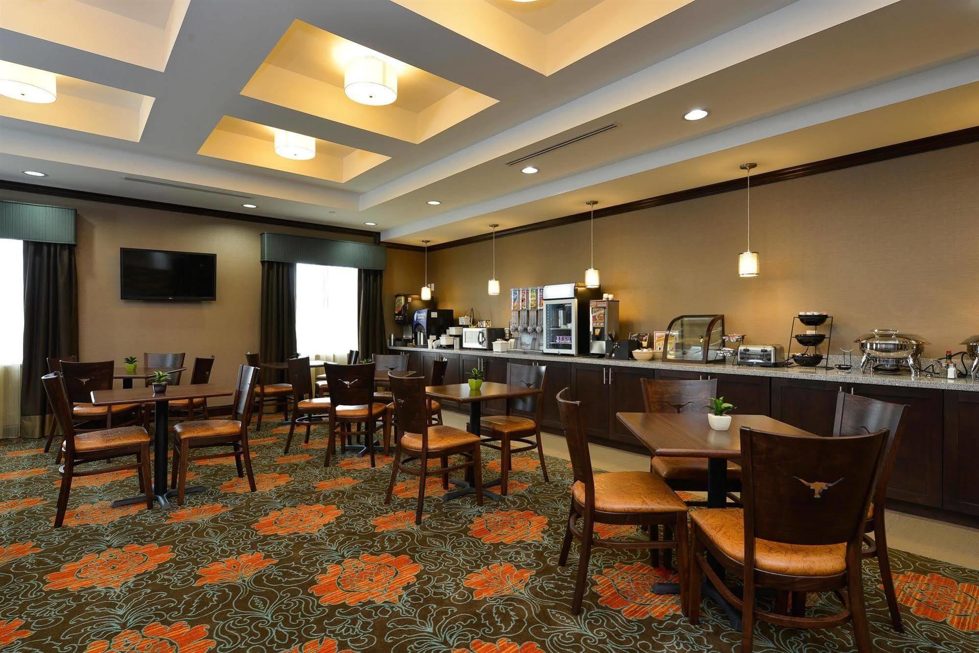 Best Western Plus Longhorn Inn & Suites Luling Екстер'єр фото