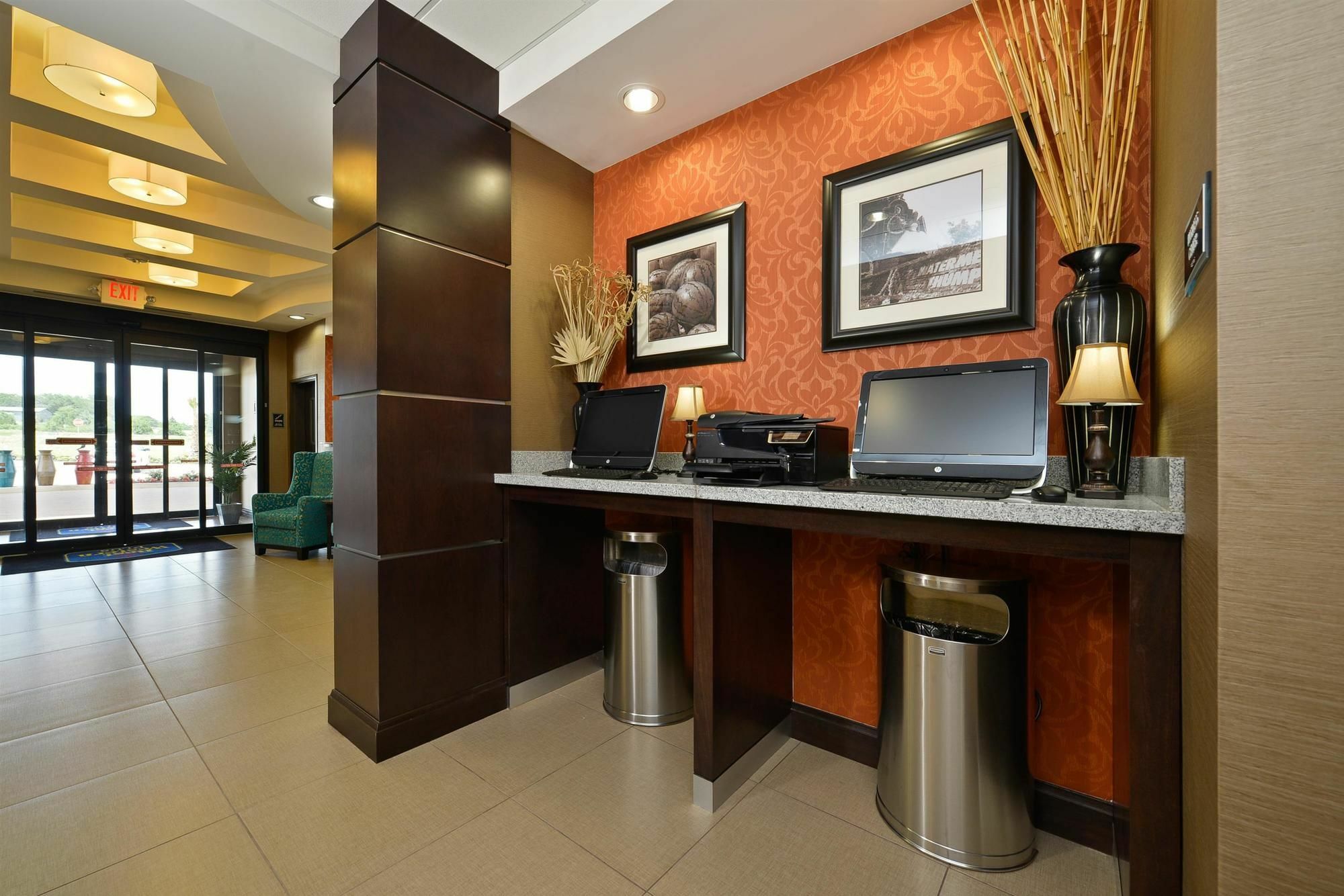 Best Western Plus Longhorn Inn & Suites Luling Екстер'єр фото