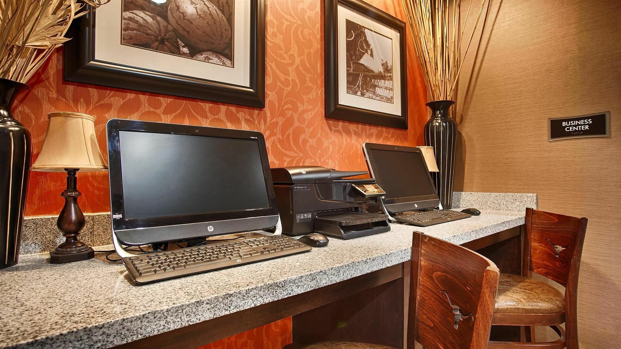 Best Western Plus Longhorn Inn & Suites Luling Екстер'єр фото